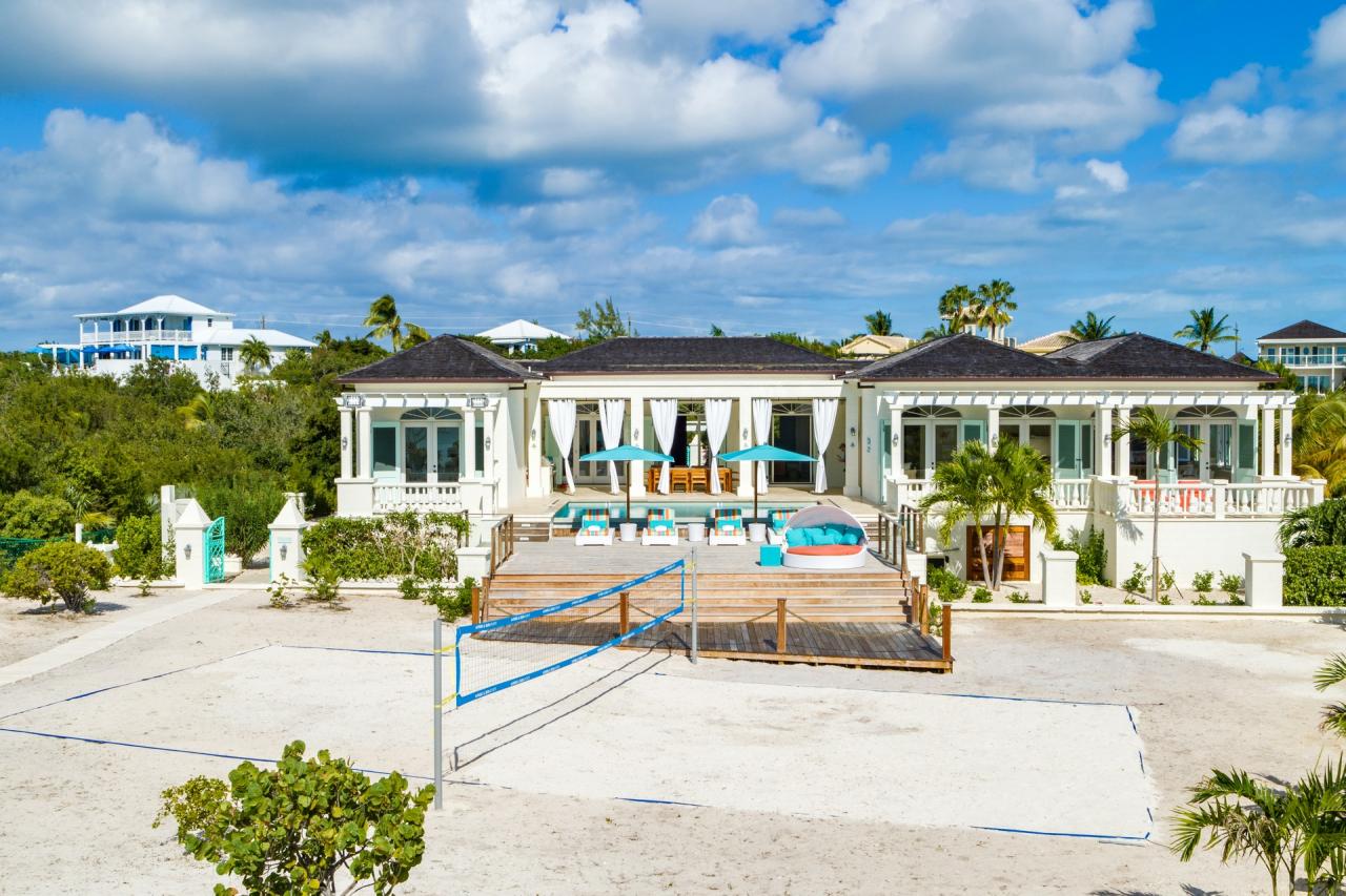 Beach House Taylor Bay is a four bedroom Turks and Caicos villa